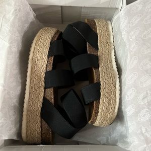 STEVE MADDEN SANDALS